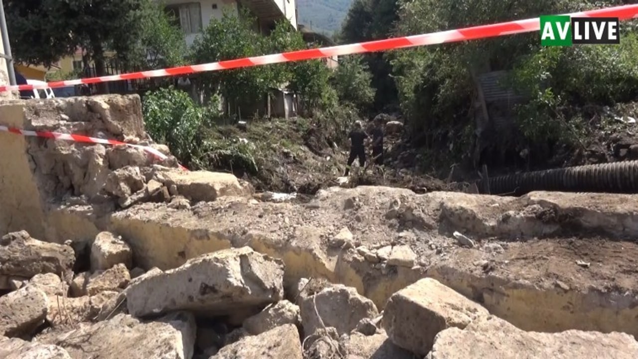 Continuano le ricerche a San Felice a Cancello dei dispersi travolti dalla frana