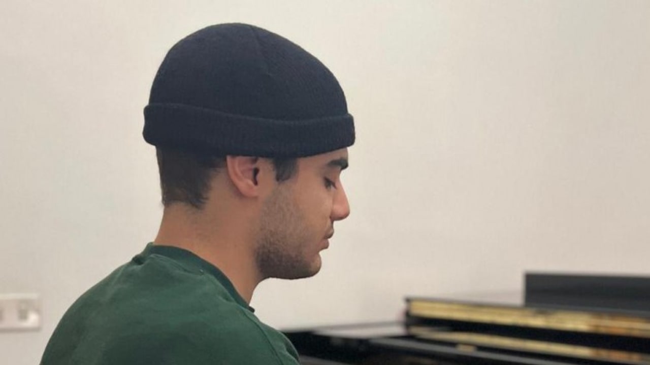 Parole e musica, Laika suona con il piano di Davide Colella