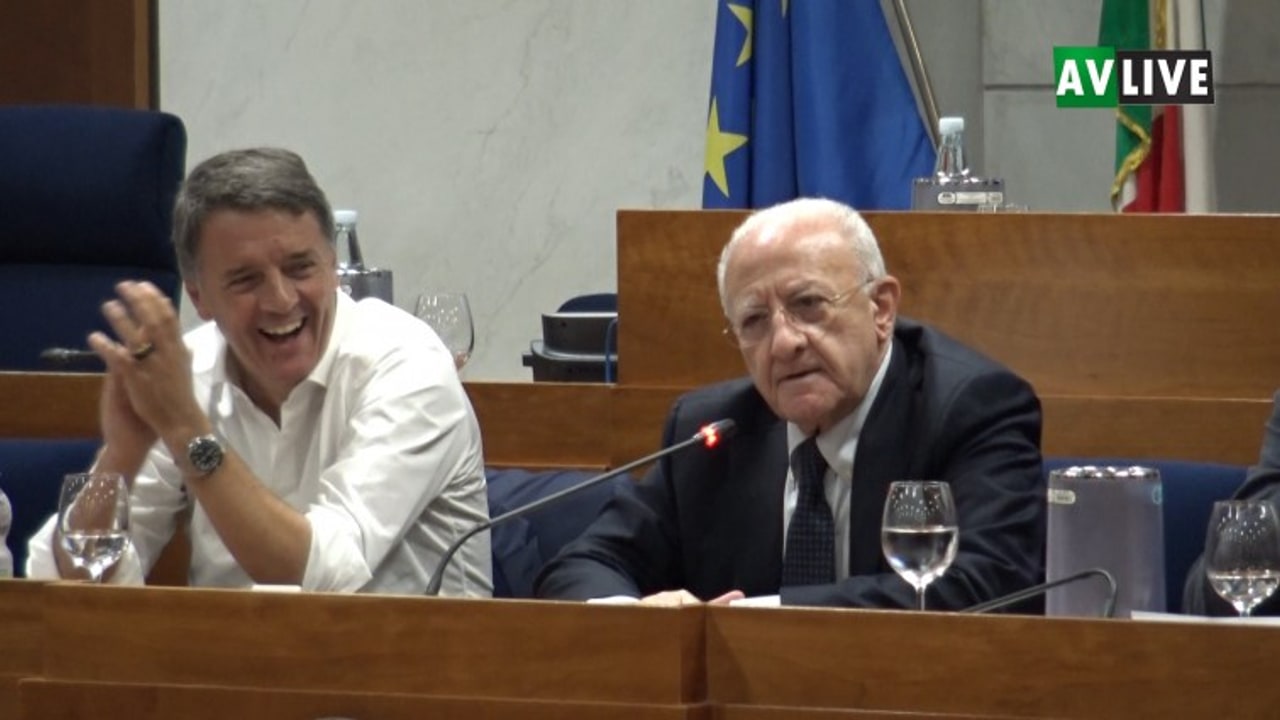 De Luca: "La legge di gravità è pari alla mia prossima legislatura"