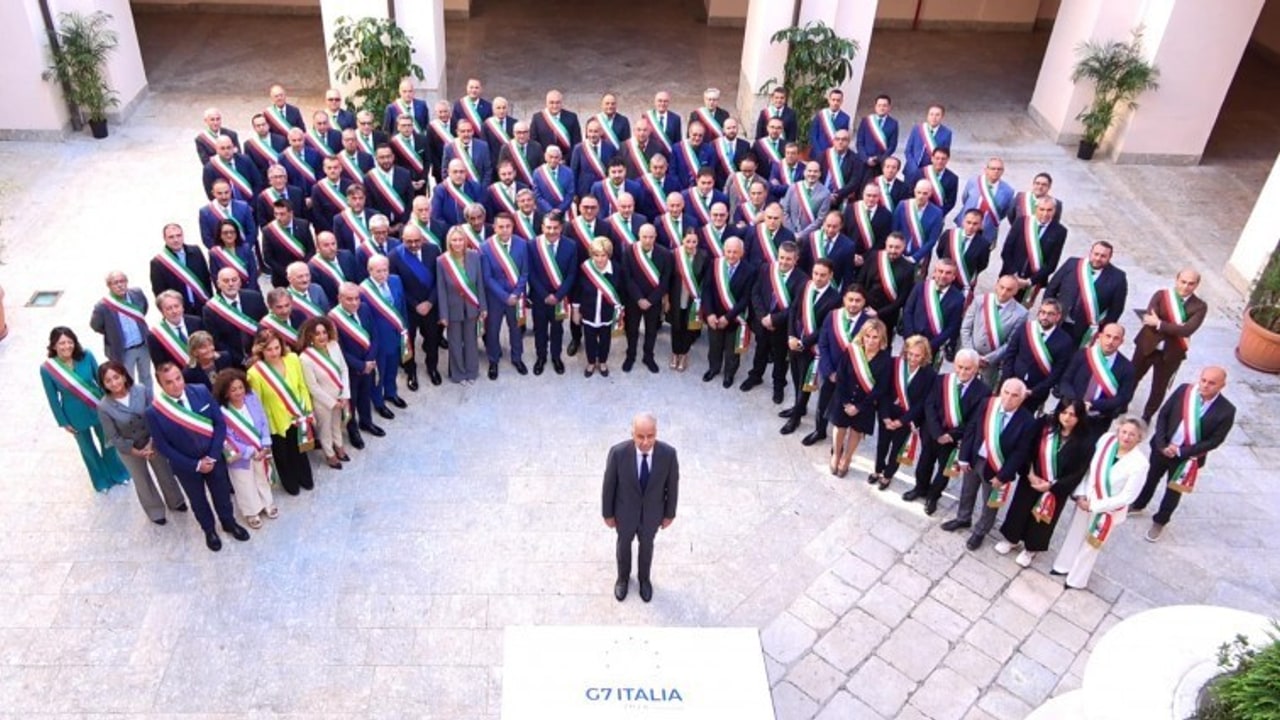 G7, documento dei sindaci irpini a Piantedosi