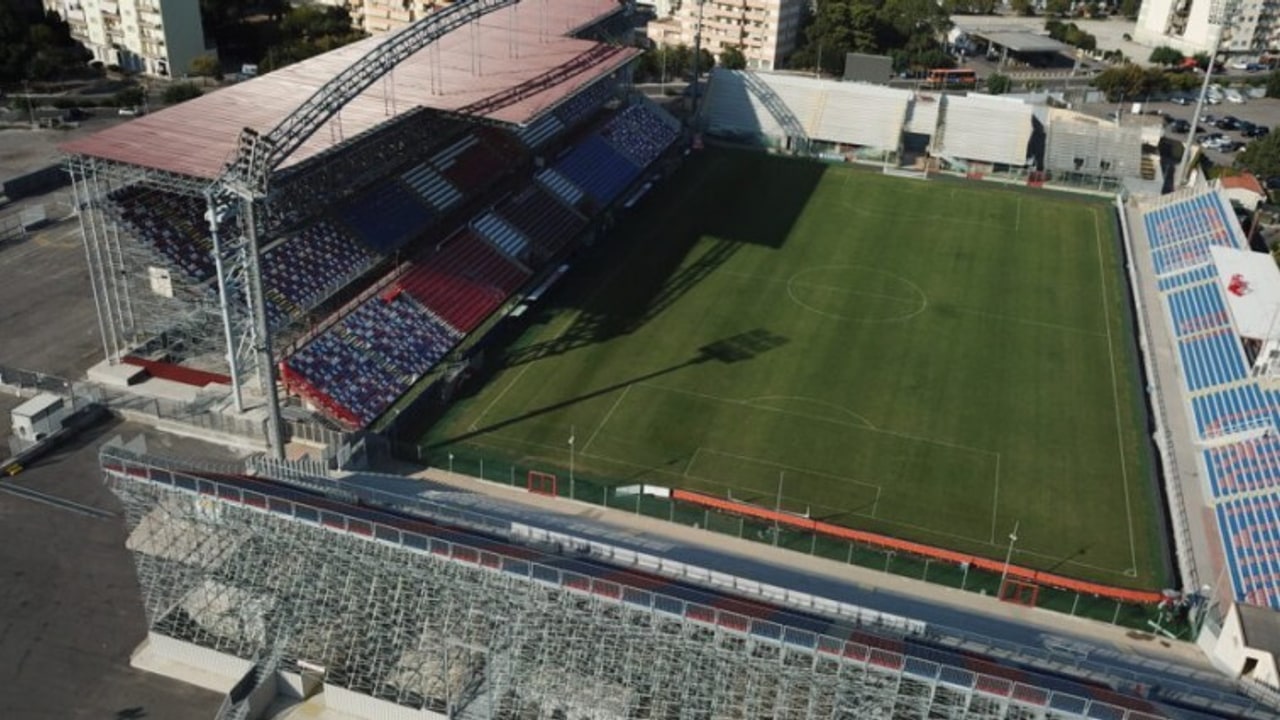 Crotone-Avellino, via libera ai tifosi biancoverdi ma con fidelity card