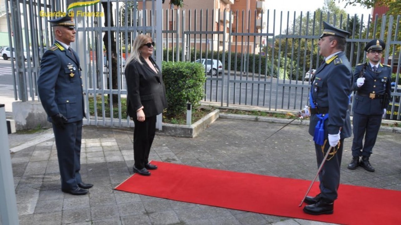 Avellino, il Prefetto Riflesso visita il Comando provinciale della Guardia di Finanza