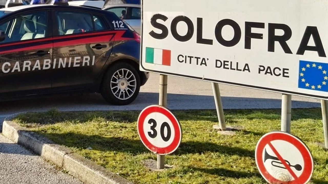 Solofra, minacce e lesioni ad un minorenne: denunciati tre stranieri