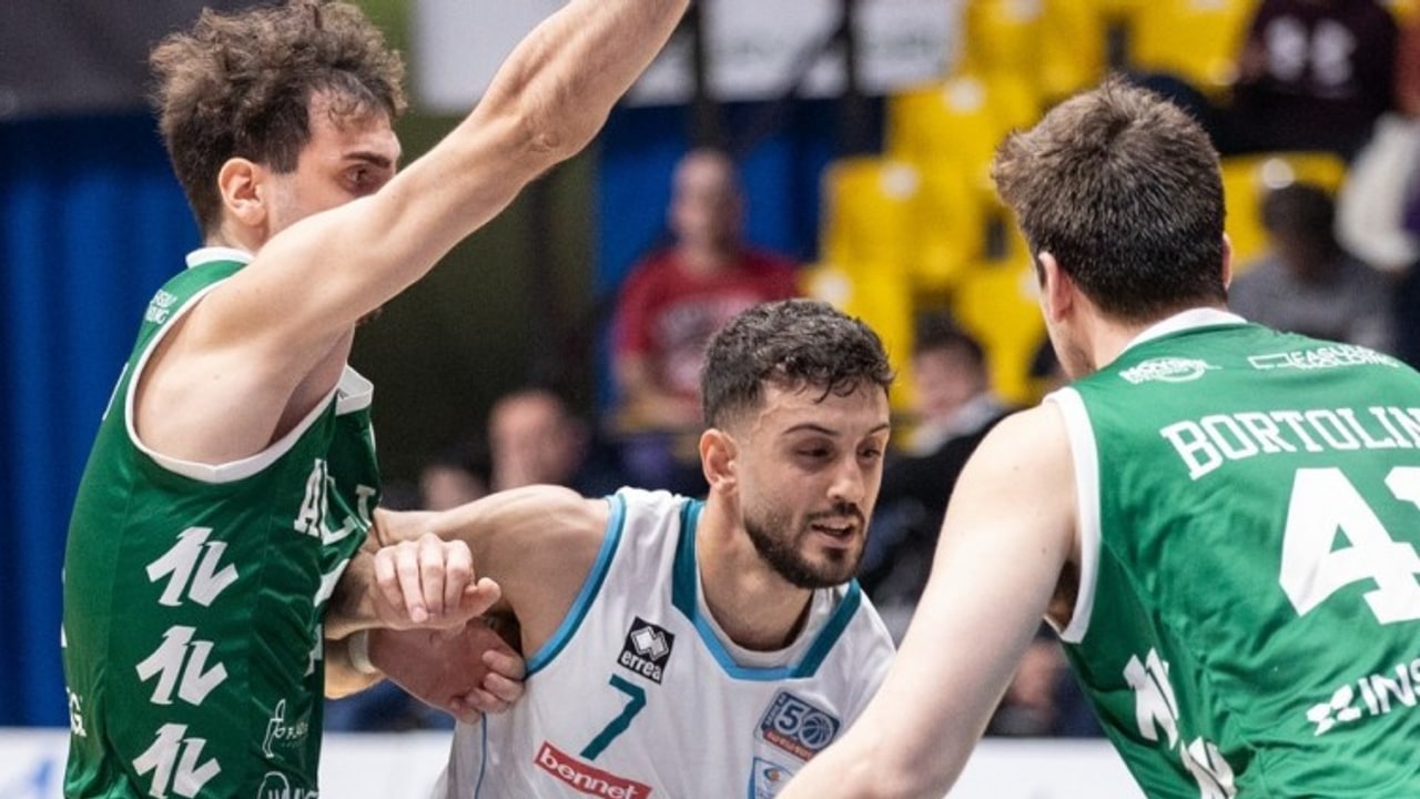 Mussini non basta: altro semaforo rosso per l'Avellino Basket, Cantù vince per 83-71