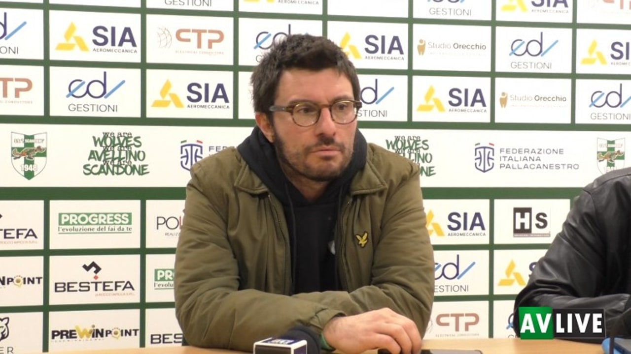 Scandone-Dinamo Brindisi 70-71, Sanfilippo: "Alcuni devono crescere ma gli arbitri ci hanno penalizzato"