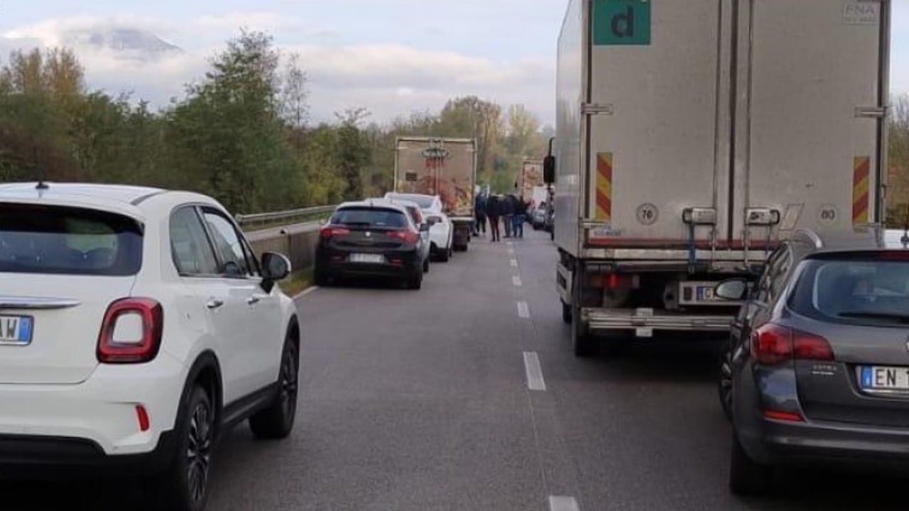 Due incidenti, traffico paralizzato sul Raccordo in direzione Avellino