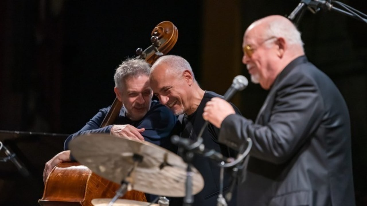Sabato al "Gesualdo" omaggio alla musica d'autore con "Reset Trio"