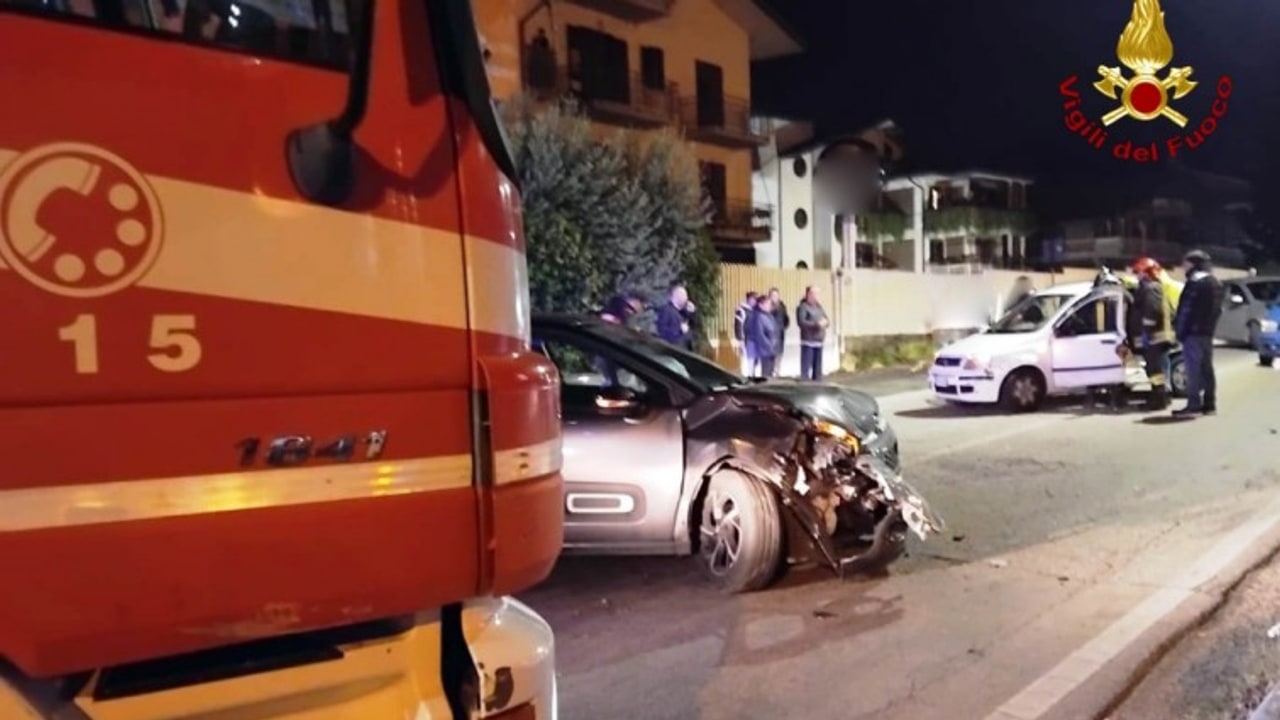 Monteforte Irpino, scontro tra due auto: ferita una donna