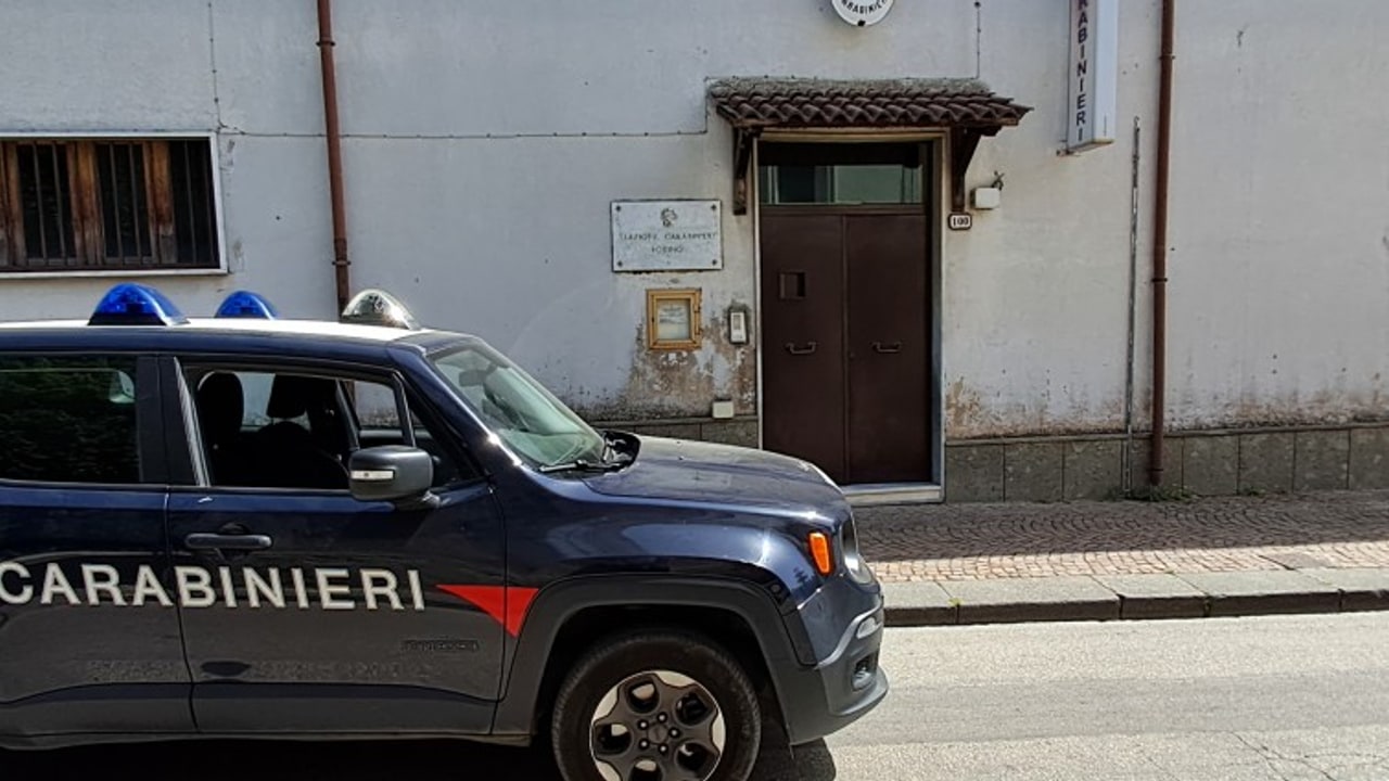 Forino, esibisce una patente estera al controllo dei Carabinieri: trentenne nei guai