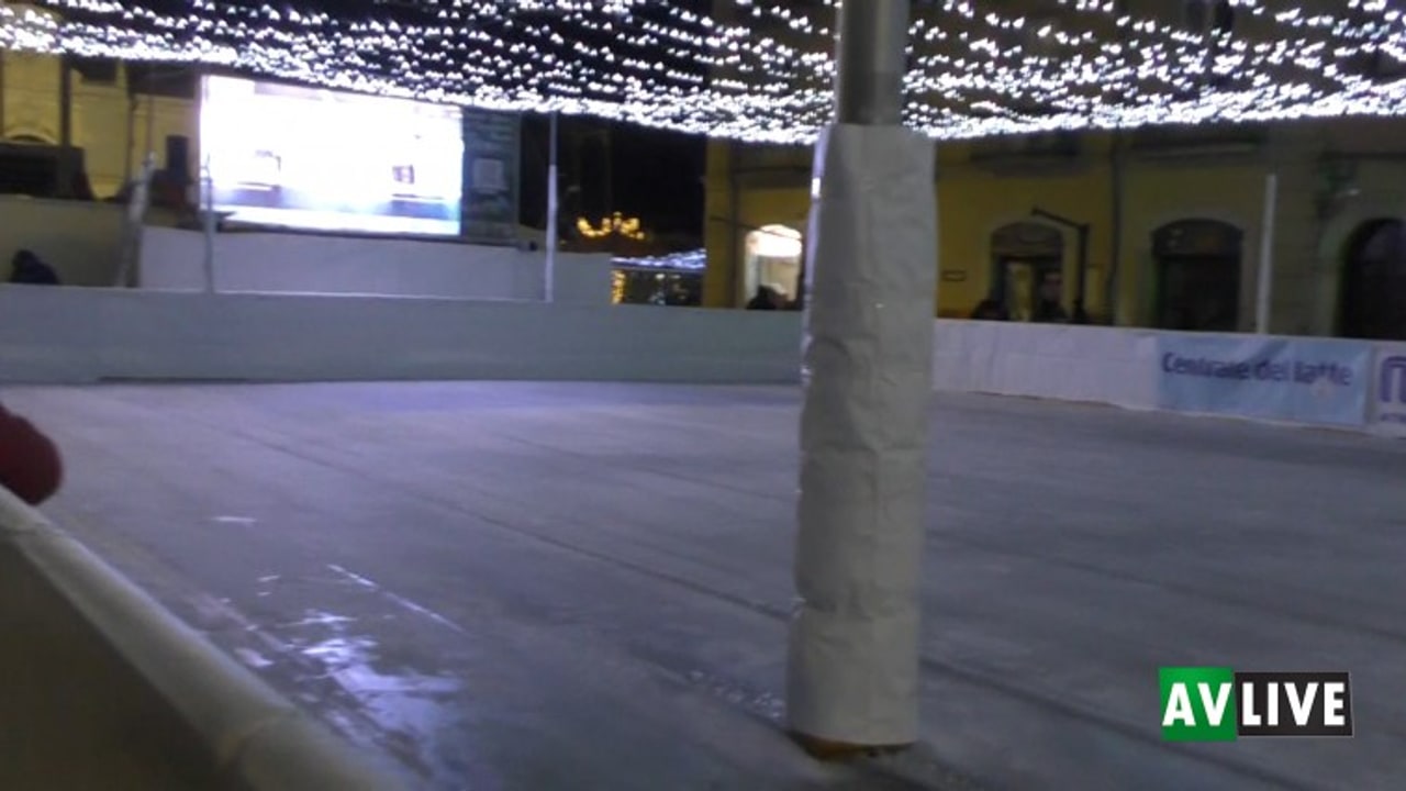 Atripalda, inaugurata la pista di ghiaccio