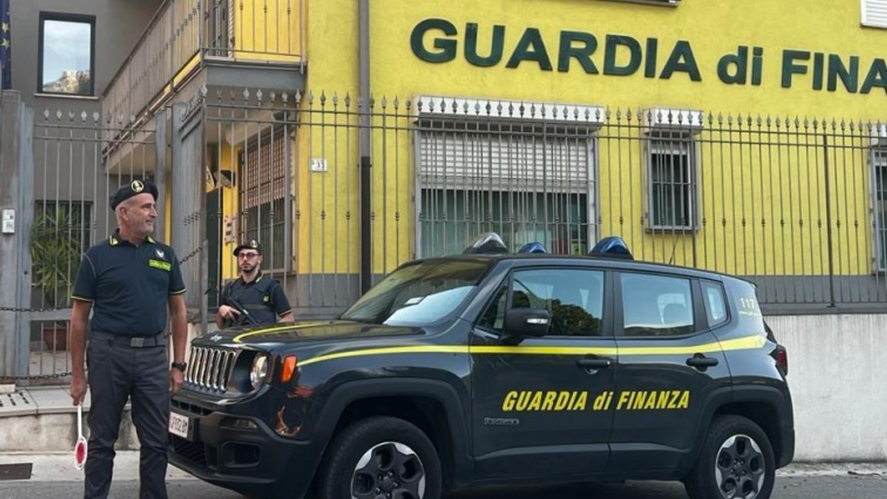 Solofra, autoriciclaggio e frode fiscale: la Guardia di Finanza sequestra 500mila euro