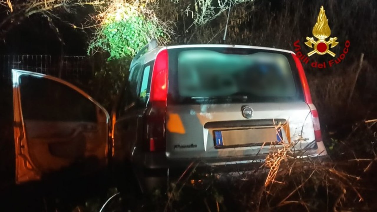 Atripalda, auto finisce nella scarpata: 32enne in ospedale