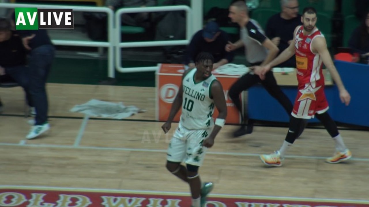 Earlington realizza 27 punti, la migliore performance della stagione