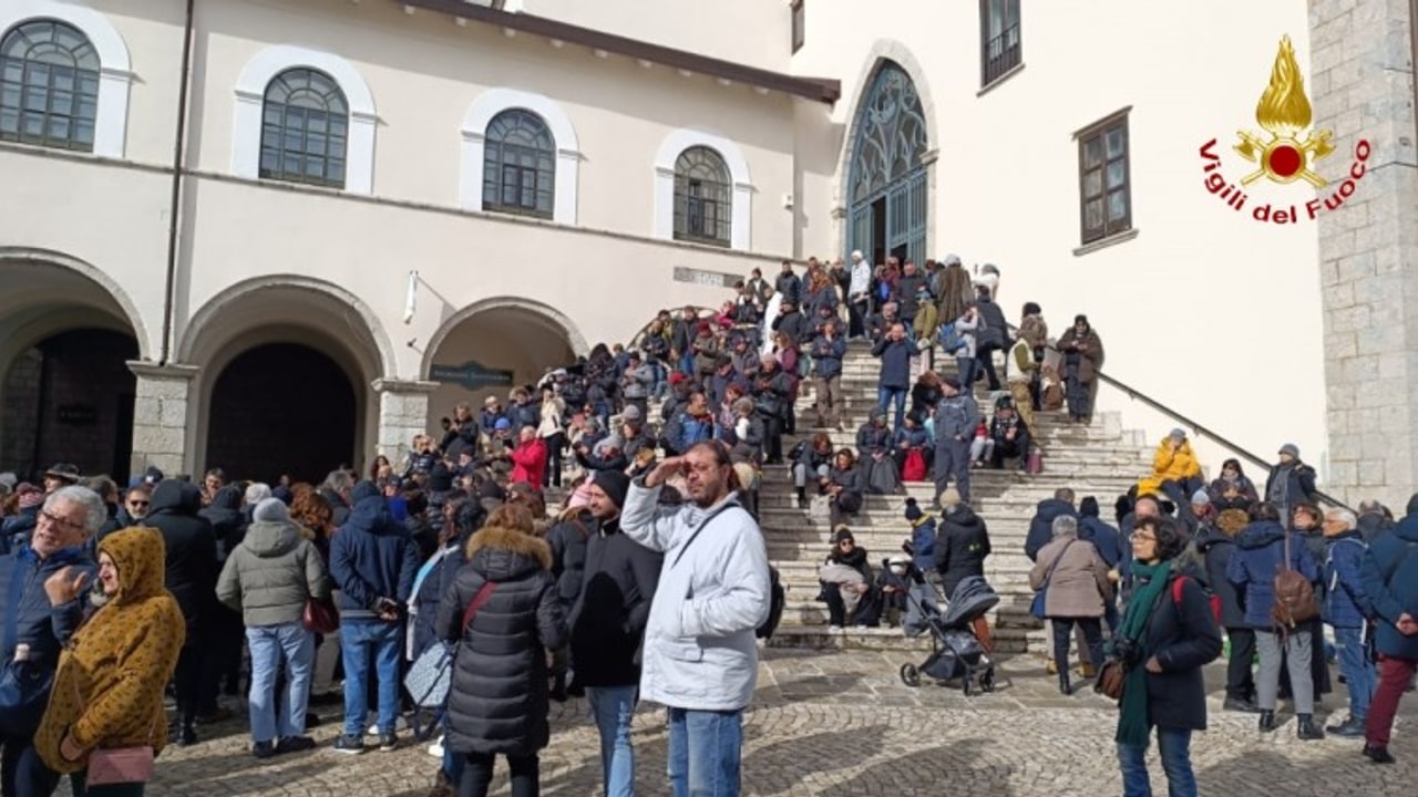 Candelora, in 10mila a Montevergine: malore per un'anziana