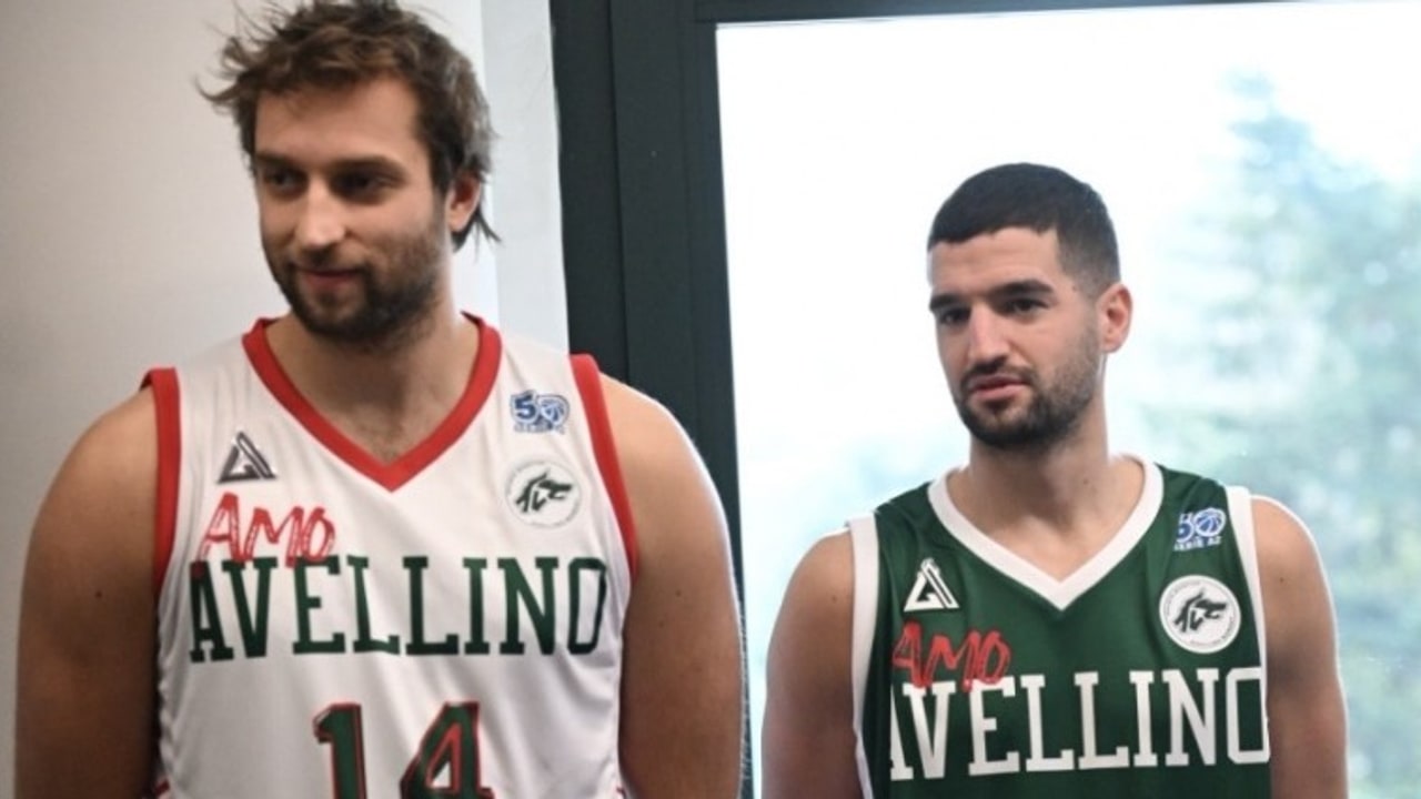 Magma e l'Avellino Basket presentano le maglie "Unico Amore"