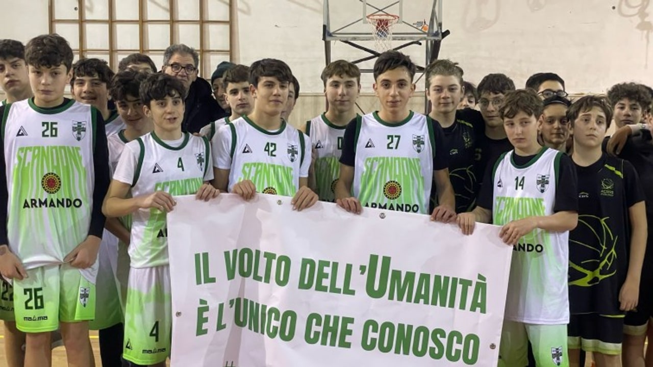 "Il volto dell’umanità è l’unico che conosco”, le giovanili della Scandone gridano no al razzismo