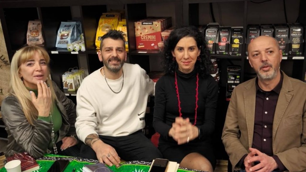 La poesia incontra la solidarietà al Caffè Letterario di Avellino