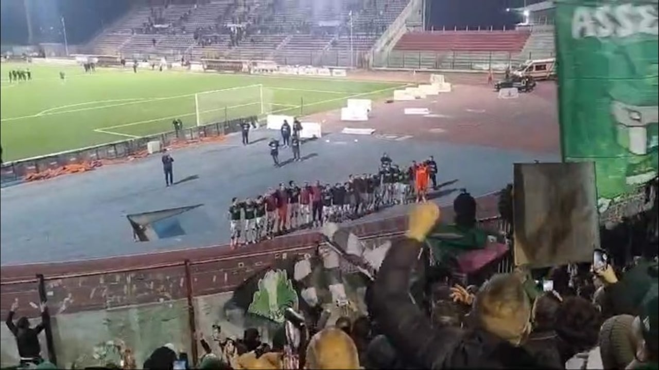 L'Avellino sbanca Caserta, la festa a fine gara della squadra e dei tifosi