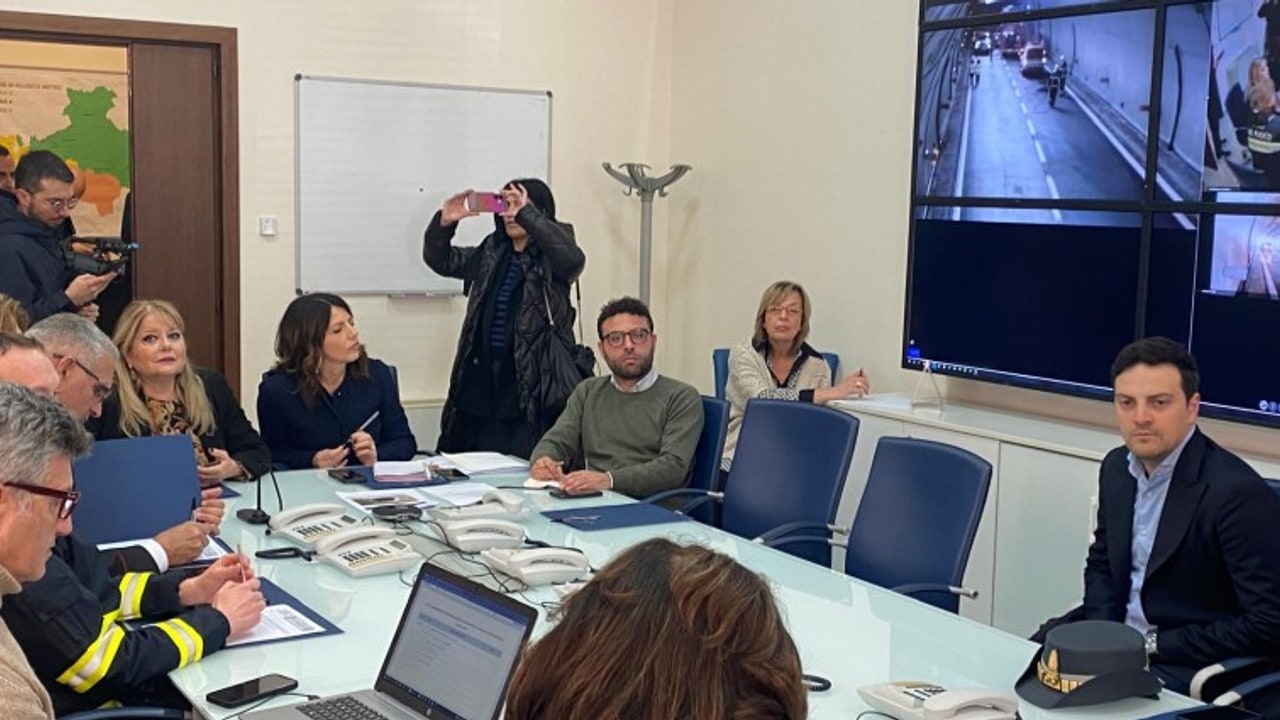 Esercitazione di emergenza nella galleria Scampitella sull'A16: testati tempi di intervento e coordinamento tra i soccorsi