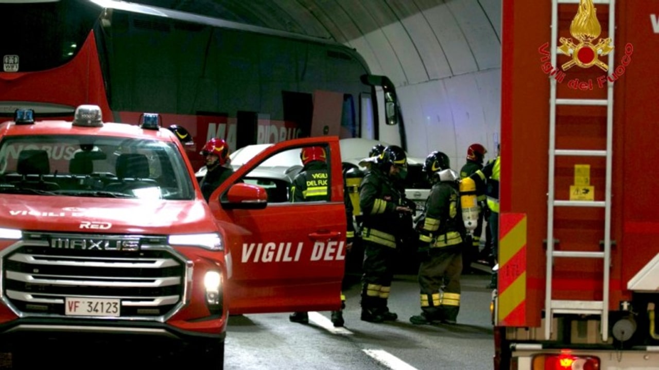 Scampitella, simulazione di incidente in galleria sull'A16: il video dei Vigili del fuoco
