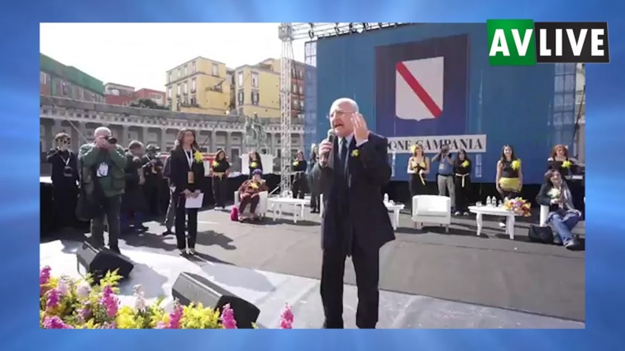 Il messaggio di De Luca al Flash mob "Bella così" agli studenti campani per la Festa della Donna
