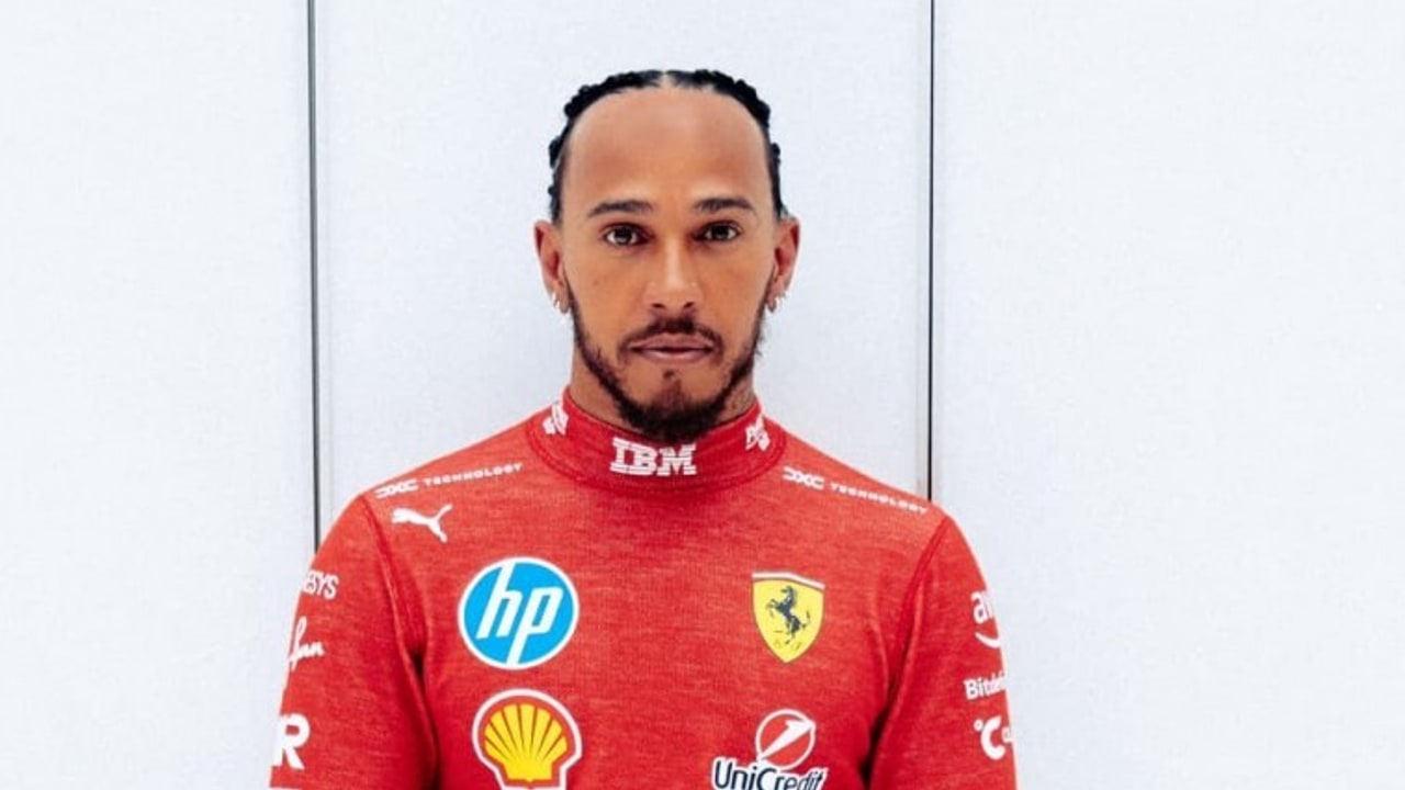 F1 Cina, Hamilton domina la Sprint Race: prima storica vittoria in Ferrari