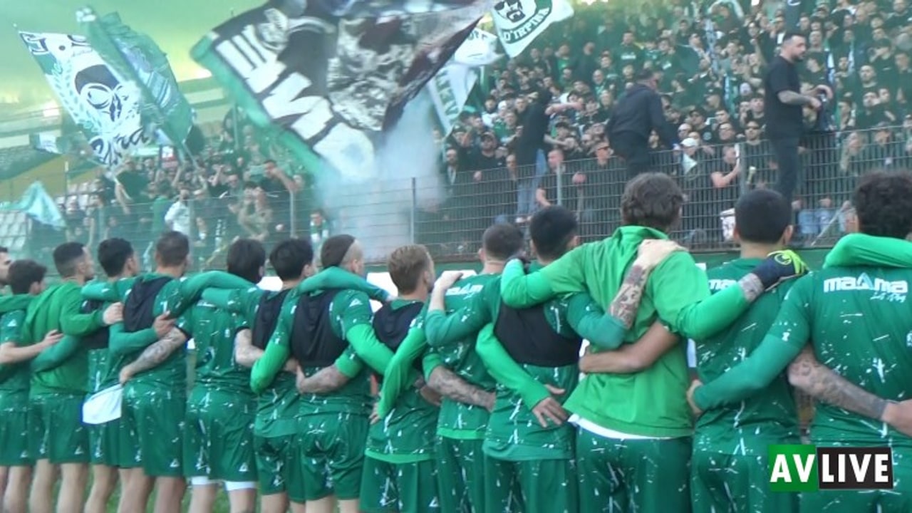 I tifosi caricano l'Avellino: "Noi ci crediamo"