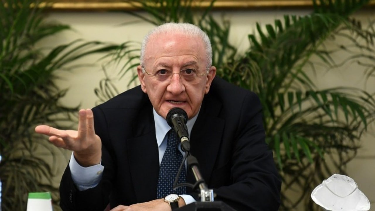 De Luca: "La legge non &egrave; uguale per tutti"