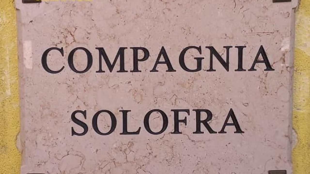 Solofra, insegnante lavora ma è in permesso per la Legge 104: segnalata dalla Guardia di Finanza