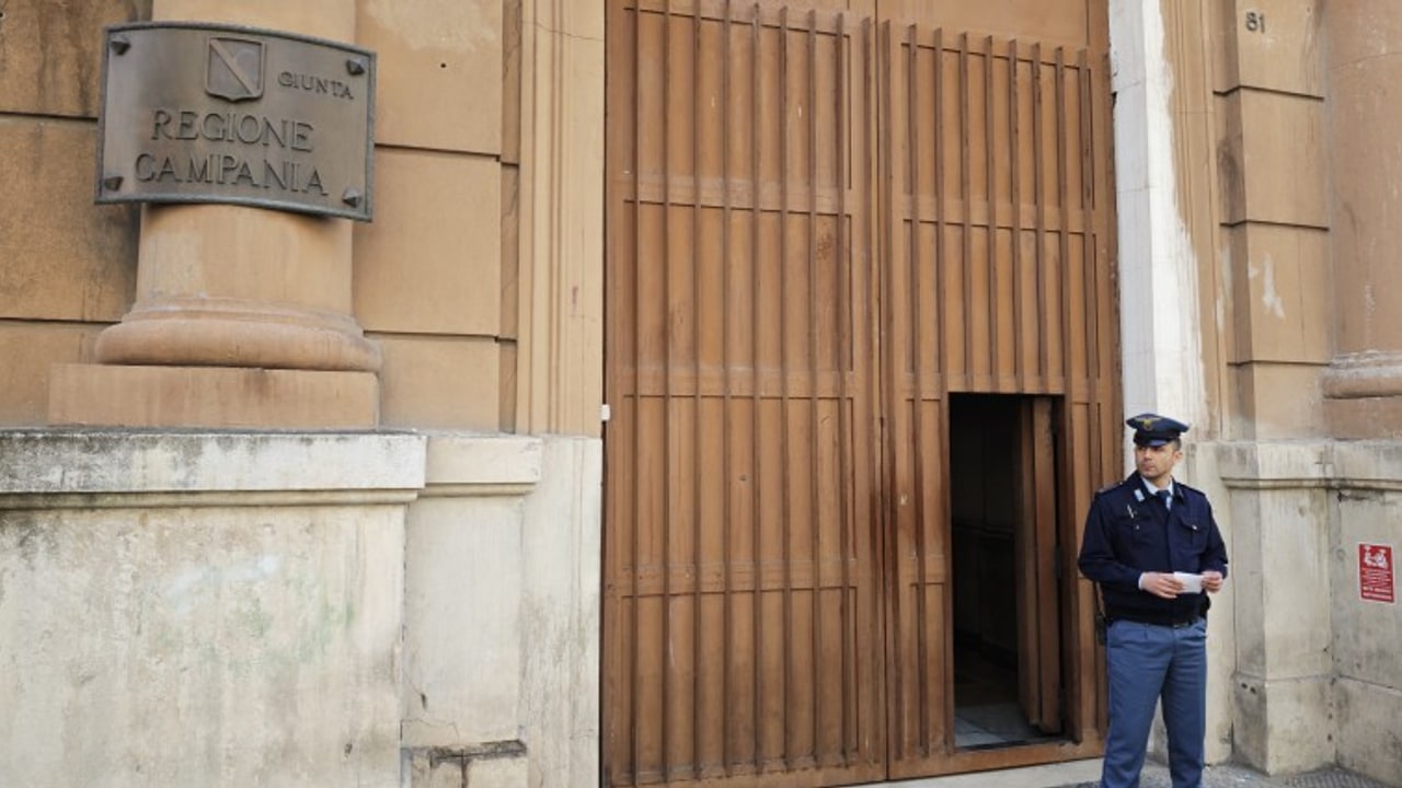 Regione Campania, riunione a porte chiuse tra De Luca e i fedelissimi