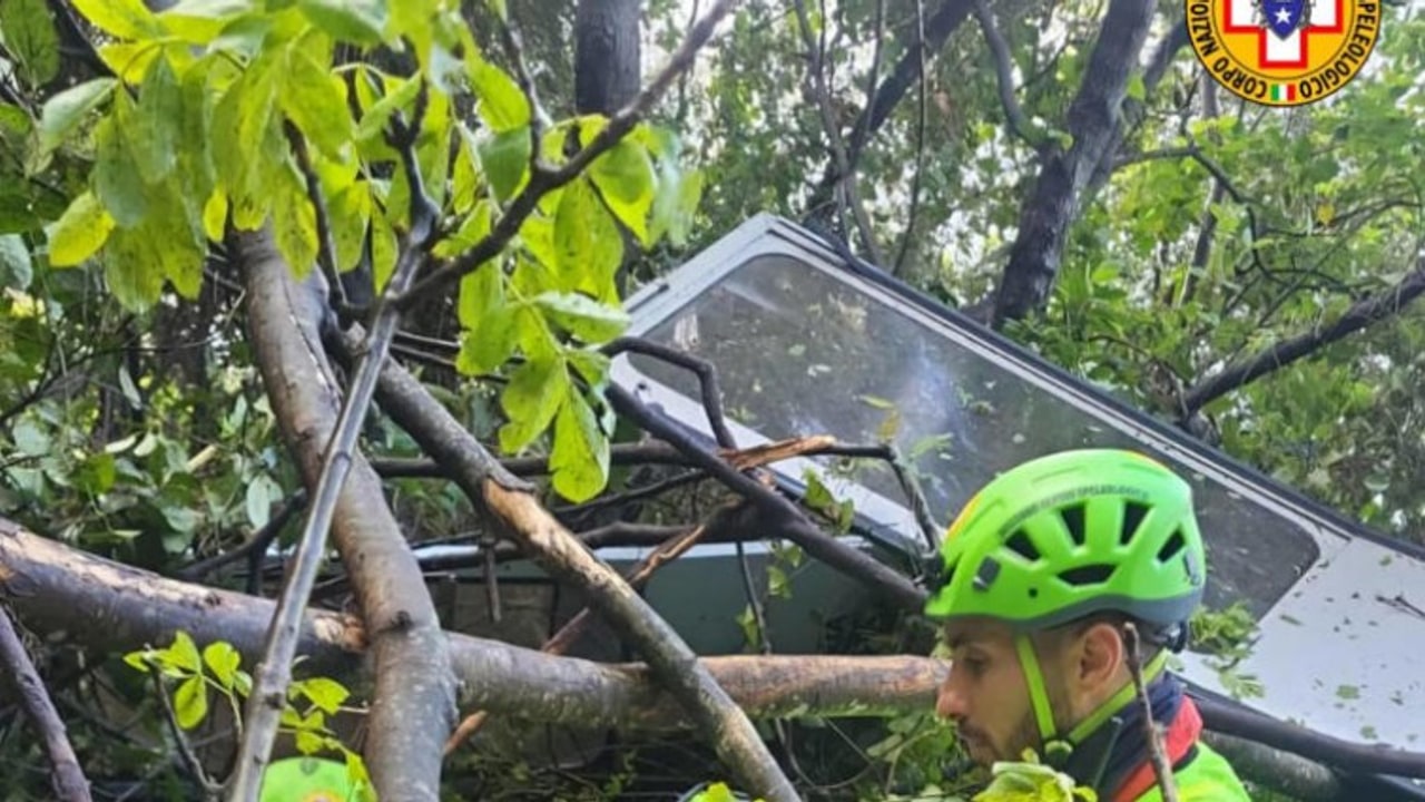 Precipita la funivia del Monte Faito: 4 morti. Vicinanza: "Tragedia enorme"