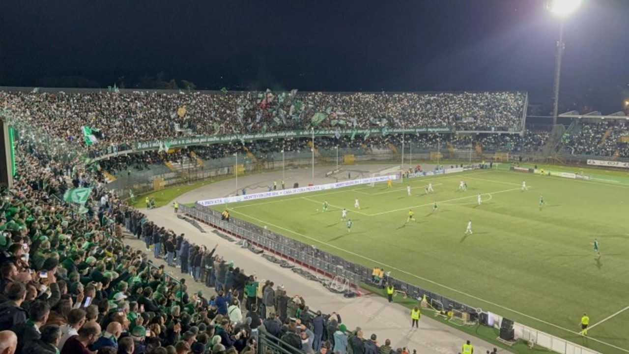 Patierno e Lescano gol, Team Altamura ko per 2-1: l'Avellino suona l'undicesima sinfonia