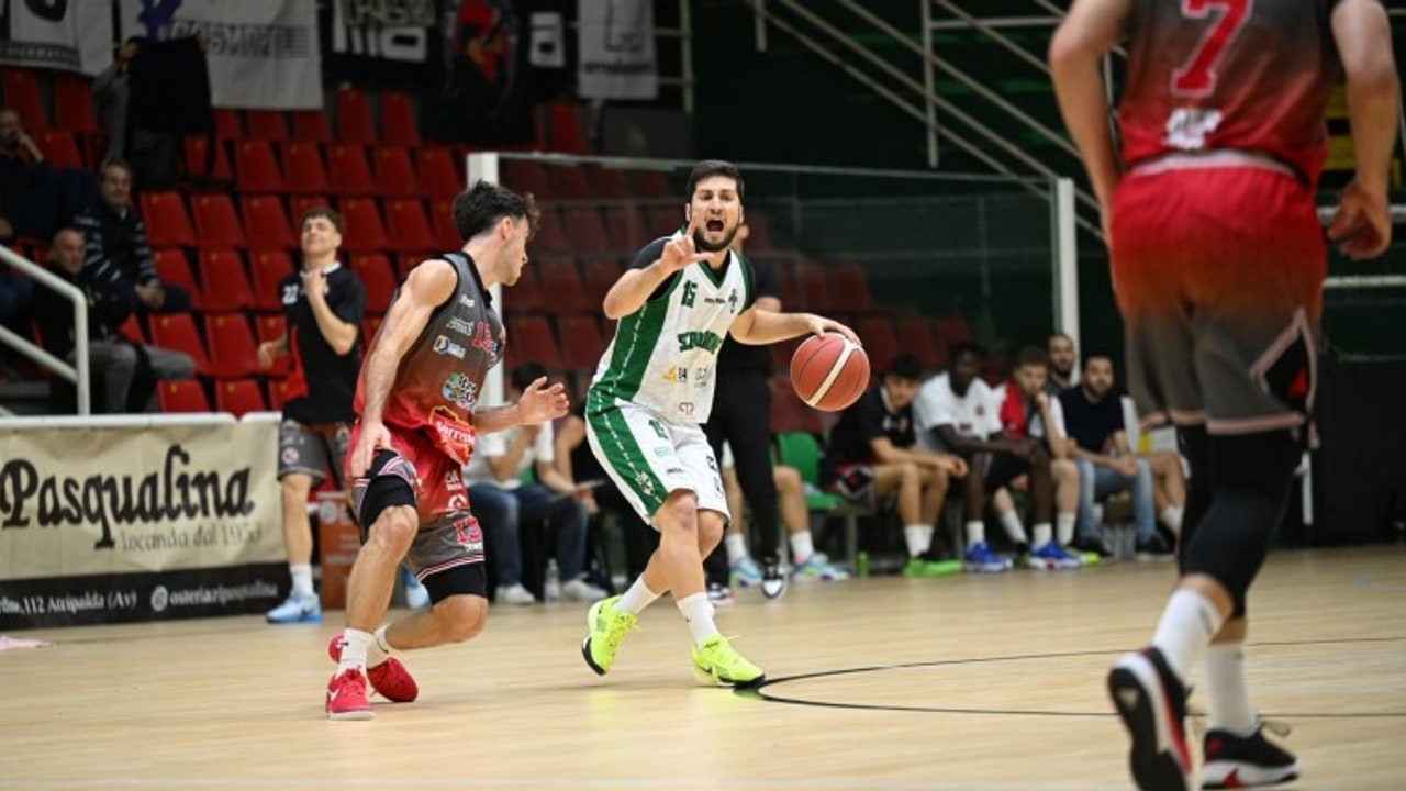 Angri sorprende la Scandone al Paladelmauro: gara 3 sar&agrave; decisiva per la semifinale
