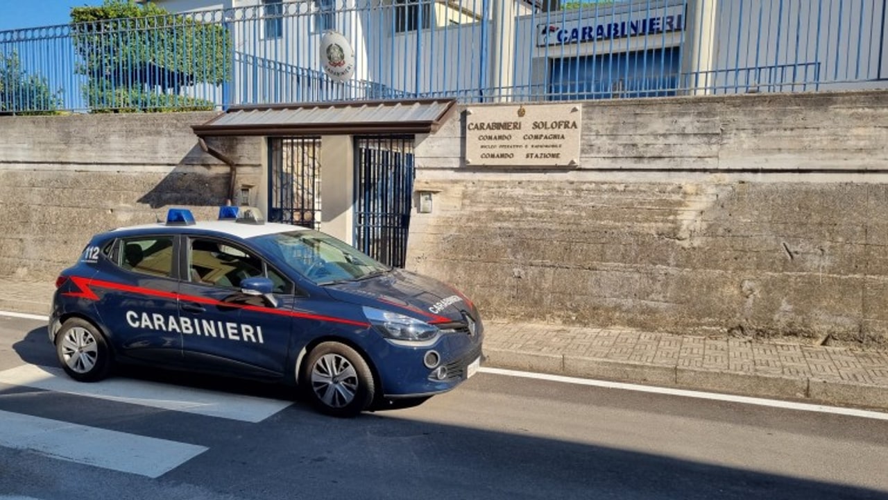 Solofra, auto a fuoco e attentati esplosivi: domiciliari per un 40enne