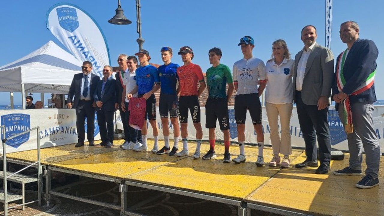 Giro della Campania Under 23, caduta lungo la Variante: due ciclisti al Moscati