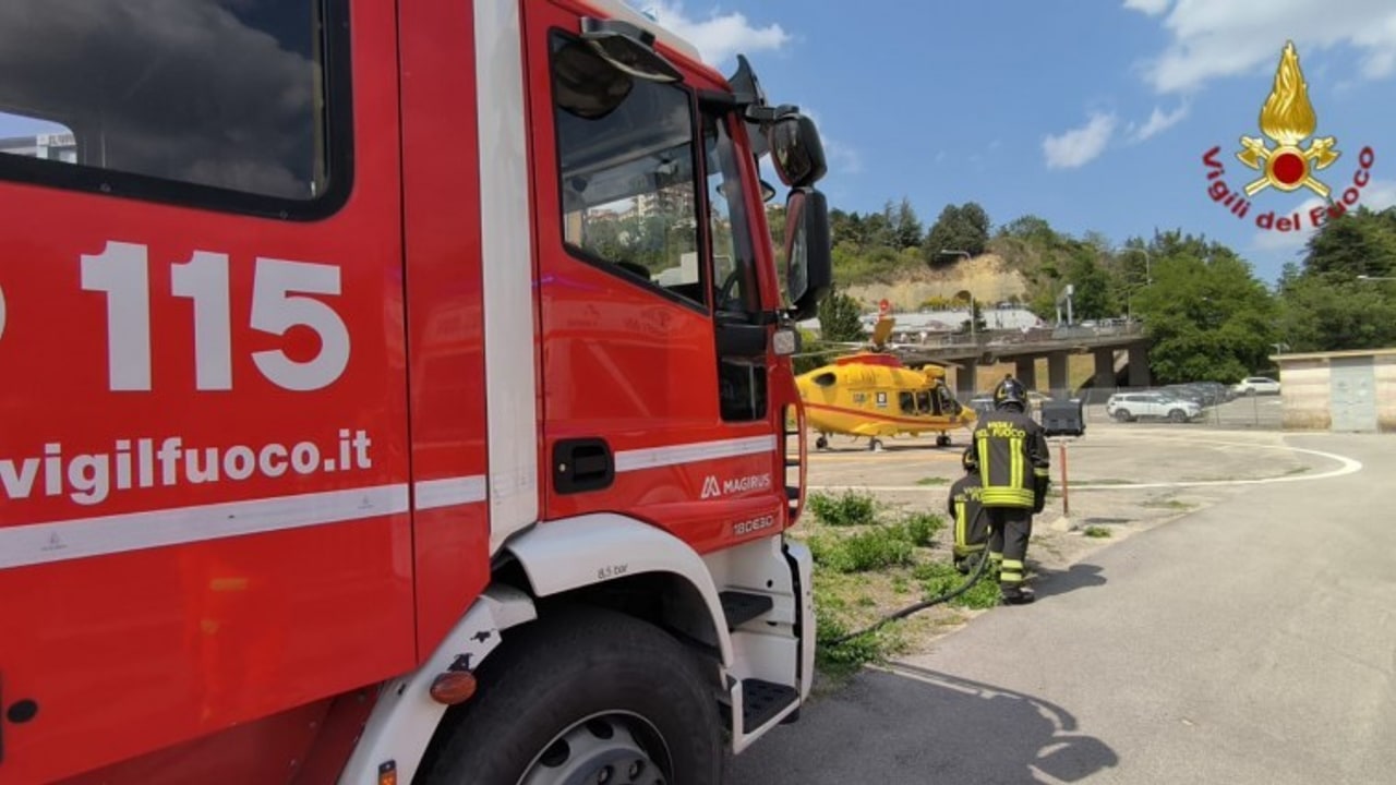 Ariano Irpino, cade in bici: 28enne macedone trasportato in elisoccorso al Moscati