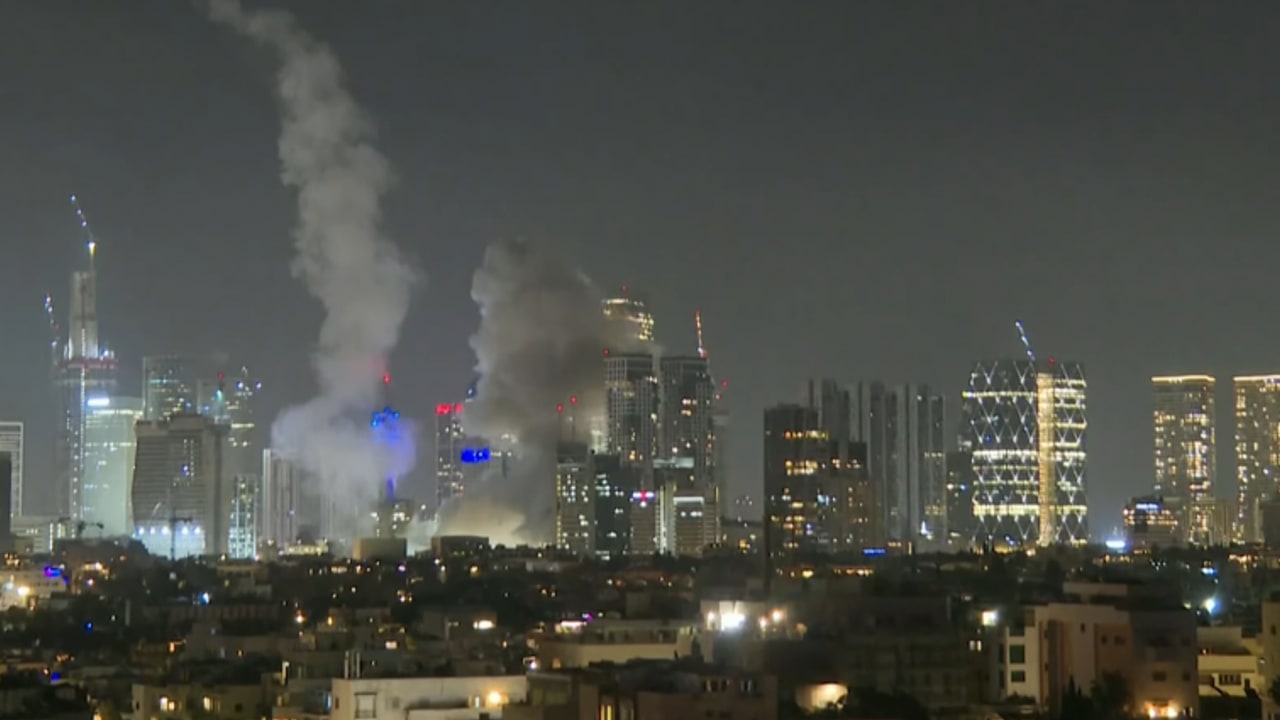Israele bombarda l'Iran, Teheran risponde con raffica di missili