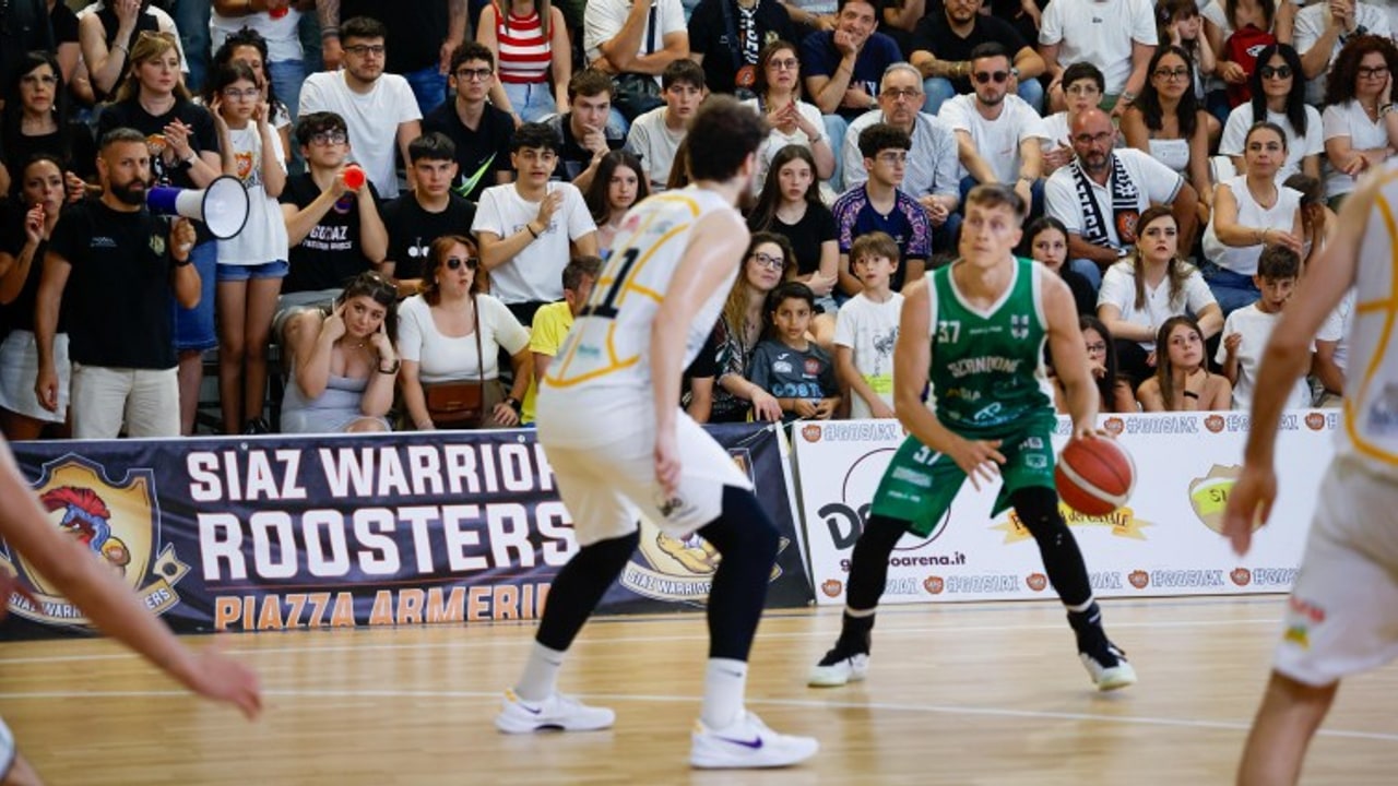 La Scandone spreca un vantaggio di 11 punti, Occhipinti regala la B Nazionale alla Siaz Piazza Armerina