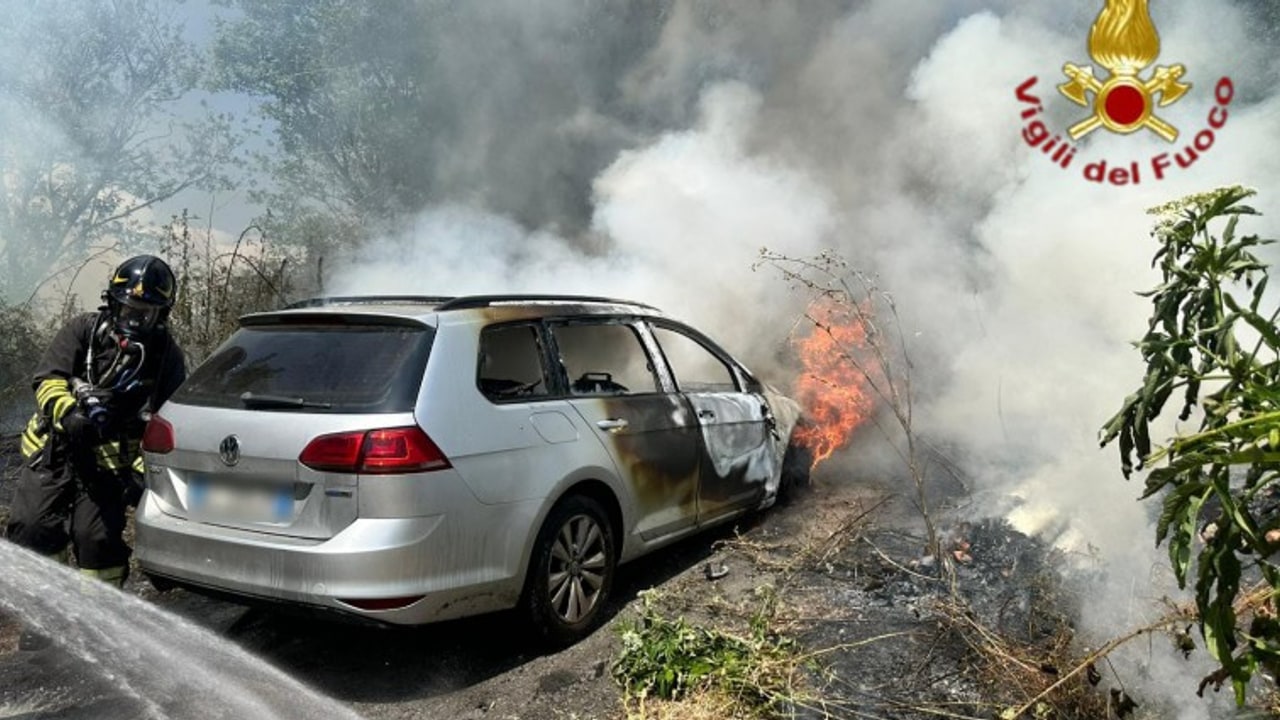 Corpo carbonizzato trovato in auto a Breccelle