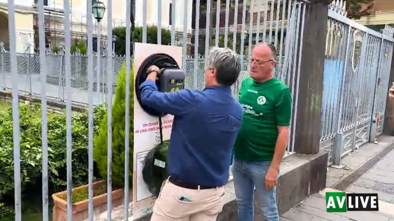 L'Associazione "... Per la Storia..." dona un nuovo defibrillatore alla città