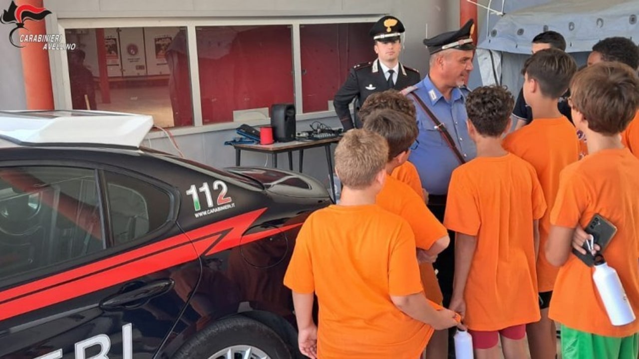 Ariano Irpino, i Carabinieri incontrano i ragazzi del campo estivo della Protezione Civile