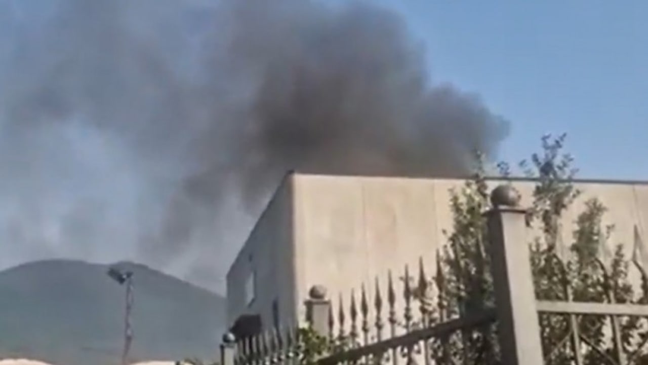 Monteforte Irpino, in fiamme deposito di detersivi