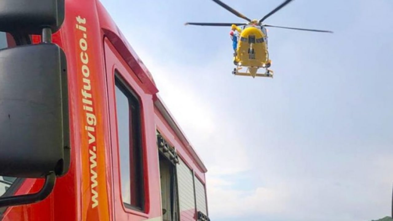 Grottaminarda, scontro tra auto e moto: centauro trasferito in eliambulanza al Moscati