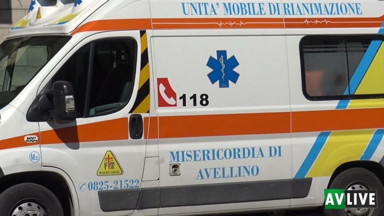 Incidente stradale a via Annarumma, due feriti