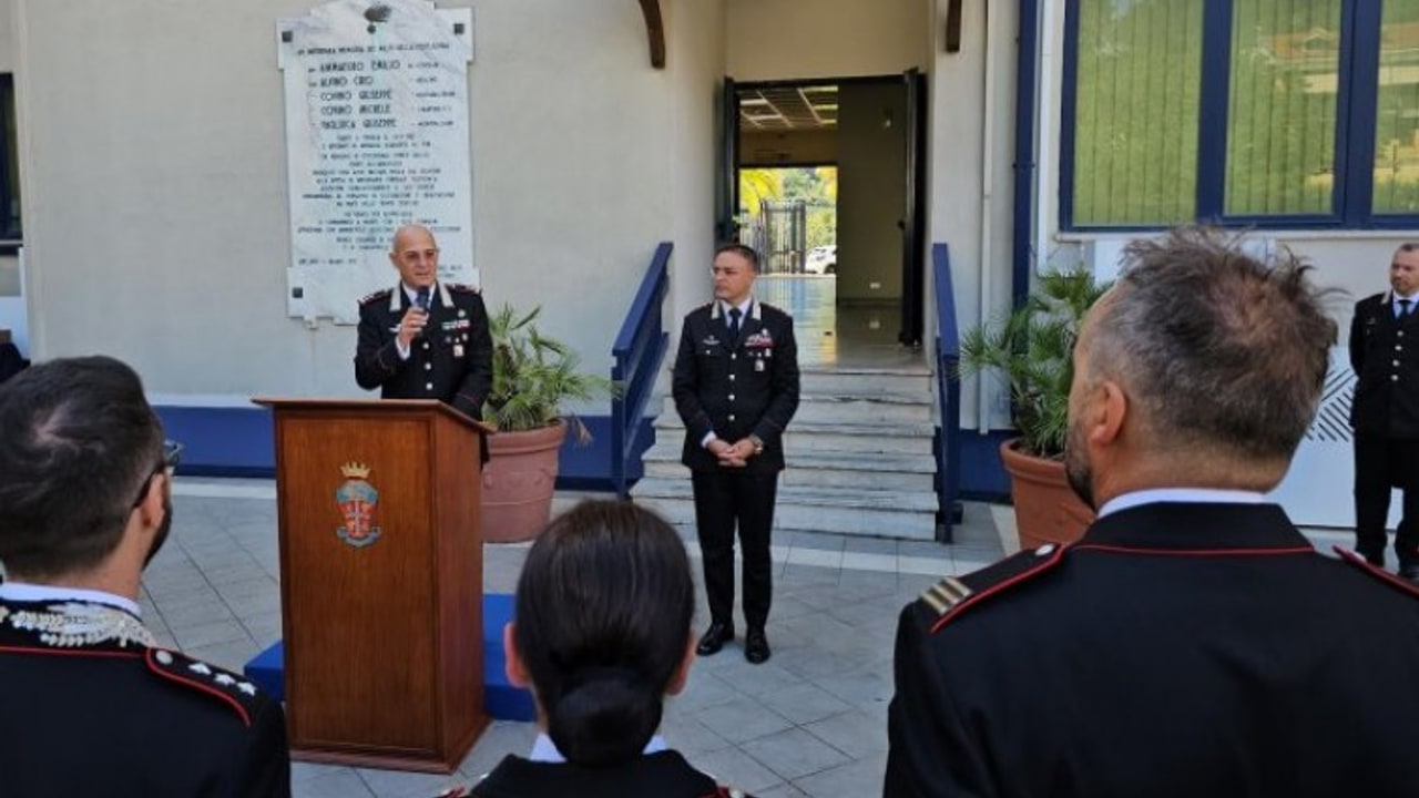 Carabinieri, il Generale Gala in visita ad Avellino: "Il vero comando &egrave; servire"