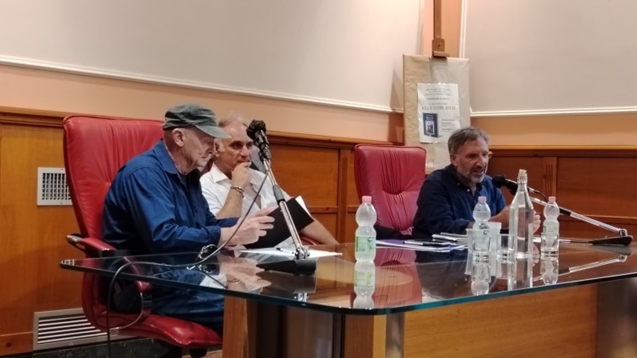 &ldquo;10 e 1 Storie brevi&rdquo;, nel libro di Pennacchio personaggi reali, riferimenti storici e l&rsquo;Irpinia d&rsquo;Oriente