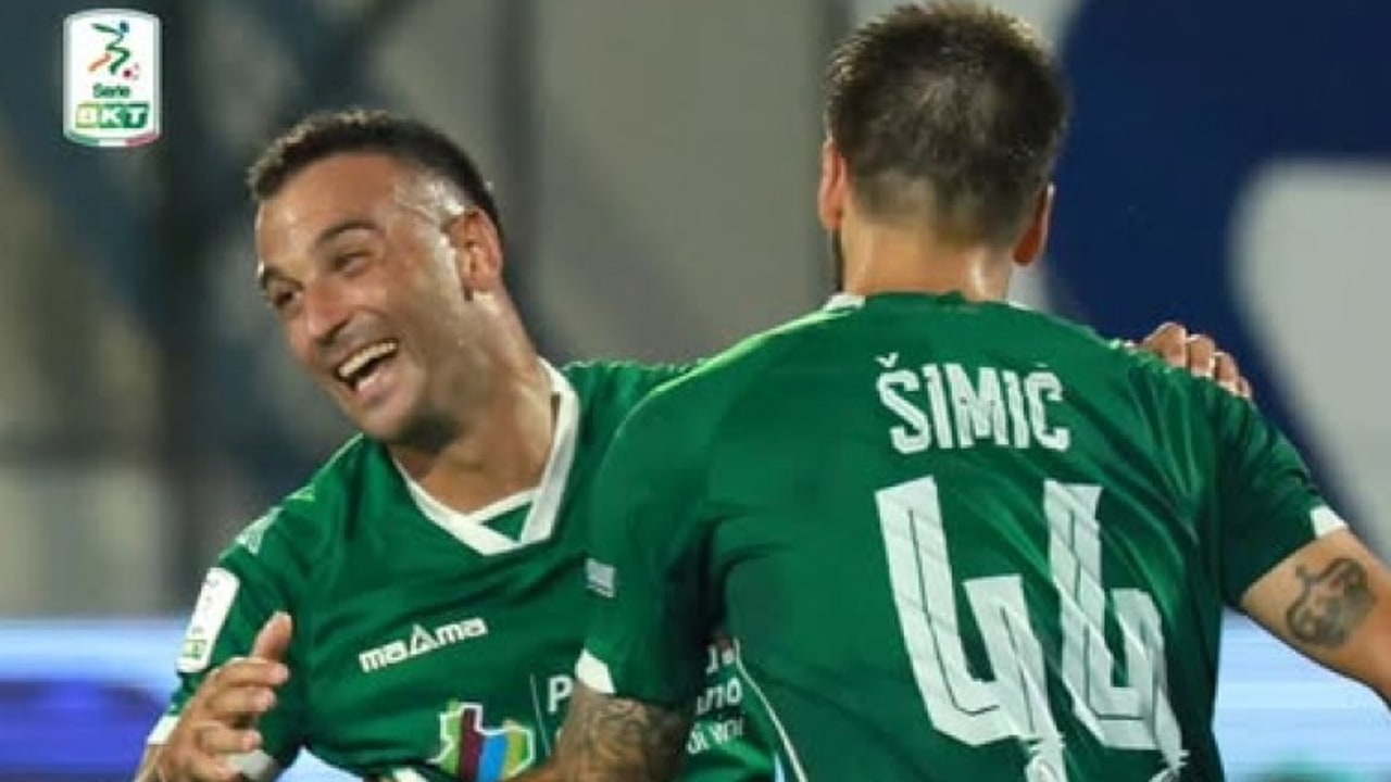 L'Avellino tira fuori gli artigli: Monza ko per 2-1, prima vittoria in campionato per i lupi