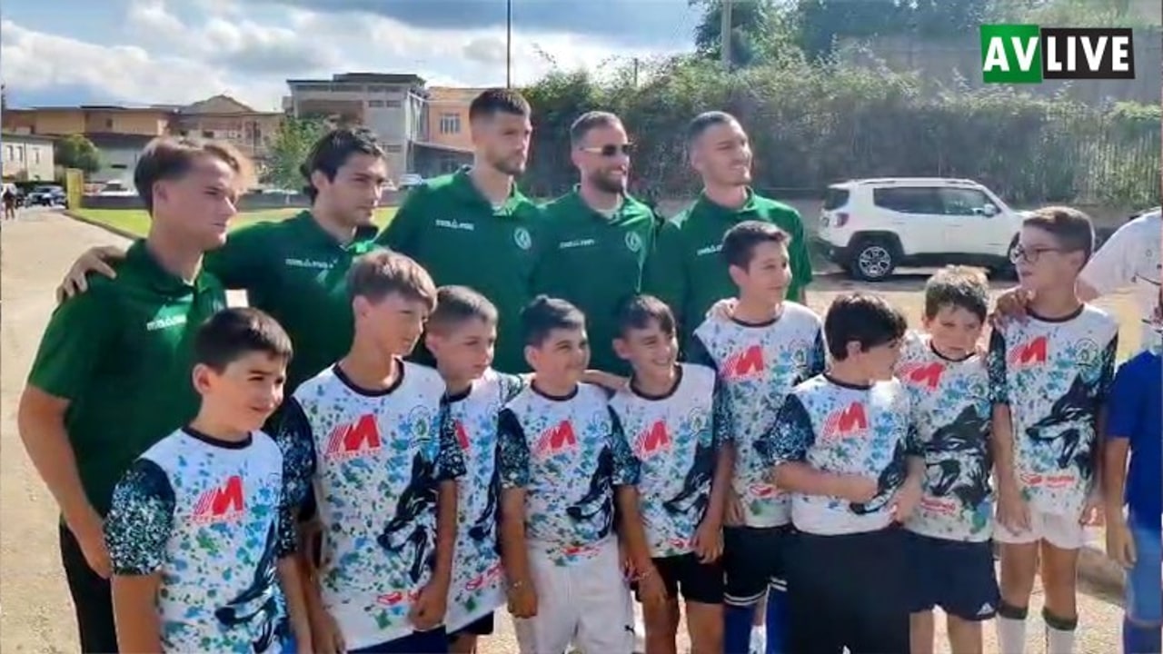 L'Avellino a Borgo Ferrovia, giovani calciatori in festa per i lupi