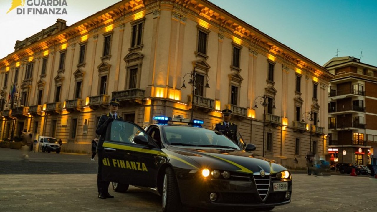 Operazione "Dos des" della Guardia di Finanza, indagati tre funzionari della Provincia di Avellino e due imprenditori
