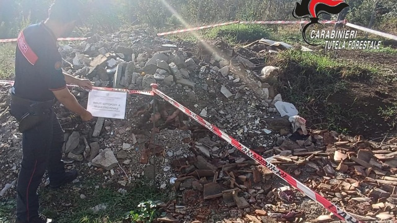 Forino, i Carabinieri sequestrano dieci metri cubi di rifiuti speciali non pericolosi